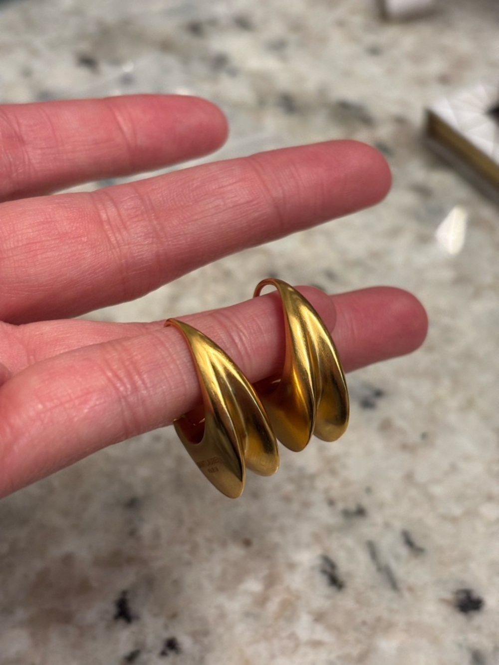 Sain t  L(aurent) Gold-Tone Chunky Hoop Earrings - Women Jewelry